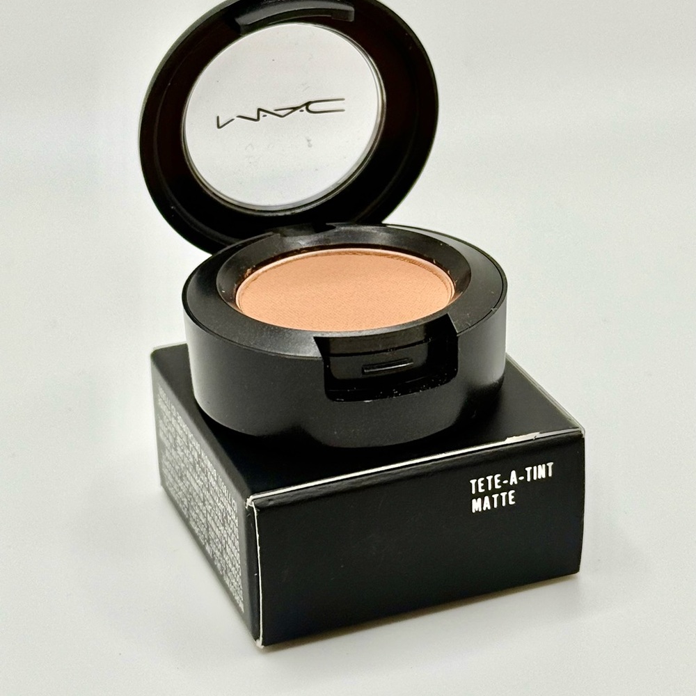 MAC Cosmetics Tete-A-Tint Matte Eyeshadow - Cream